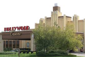 Bomb threat made against Hollywood Casino & Hotel in Joliet: cops