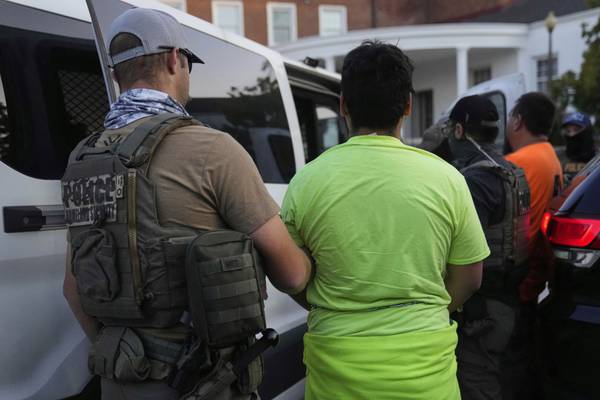 More than 400 arrests made in Chicago area operation so far, top immigration official says