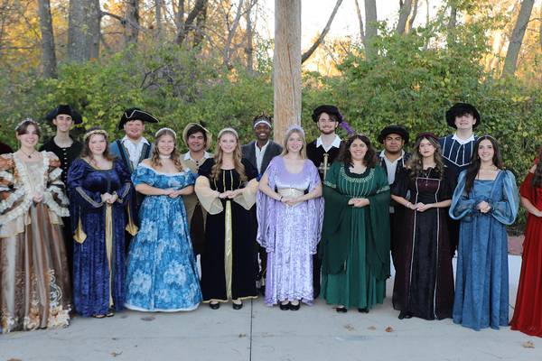 Minooka Community High School to host 29th Annual Madrigal Dinner 