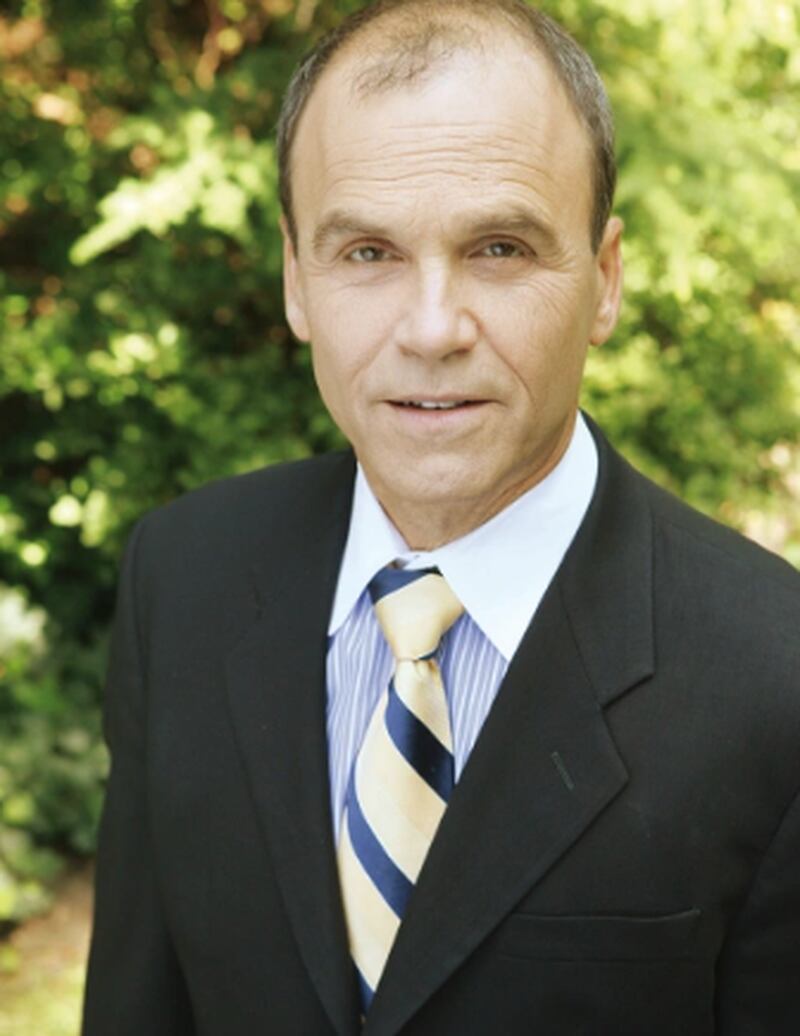 The St. Charles Public Library Foundation has announced author Scott Turow as the guest speaker at its Books and Brunch fundraising event