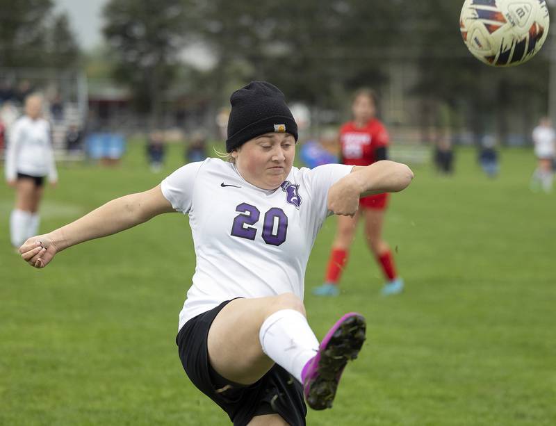 Dixon’s Carlie Cook makes a play against Oregon Thursday, May 1, 2025.