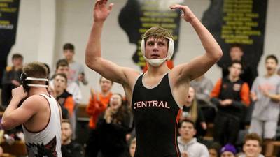 High school wrestling: Crystal Lake Central's Caden Ernd commits to Illinois
