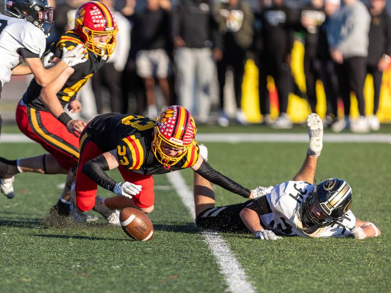 Andrew Culotta’s two turnovers help Batavia hold off surging Glenbard North in Class 7A quarterfinal