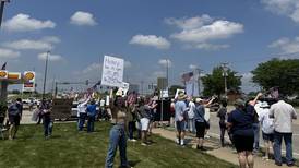 ‘Defend the Constitution’ - Nearly 400 people attend No Kings Day rally in Morris