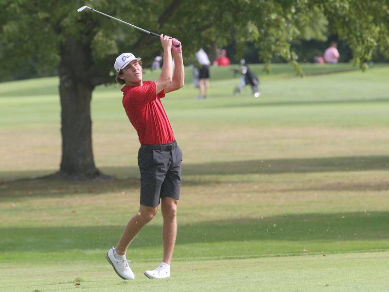 Henry-Senachwine's Carson Rowe tees off on the 6th hole during the Class 1A Regionals on Wednesday, Oct. 1, 2025 at Deer Park Golf Club in Oglesby.