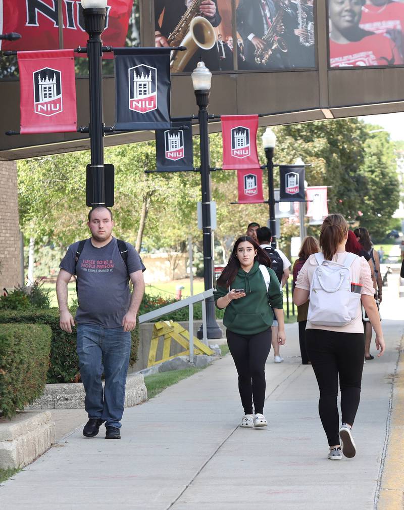 Photos NIU students hit campus for the first week of classes Shaw Local