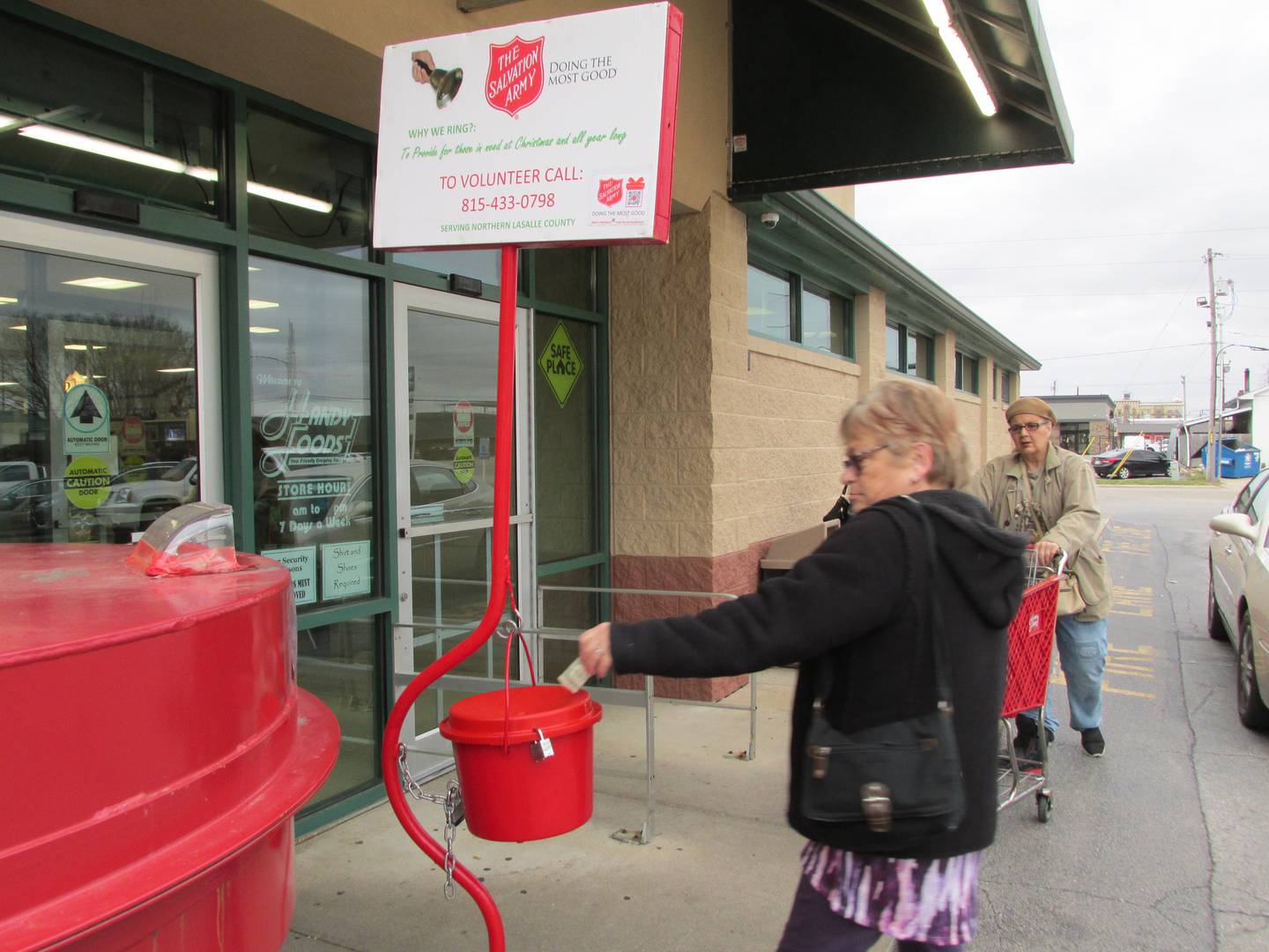 Salvation Army kicks off its Red Kettle drive in Ottawa area, Streator