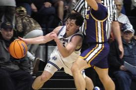 Newman rallies past Mendota to take top spot in TRAC East