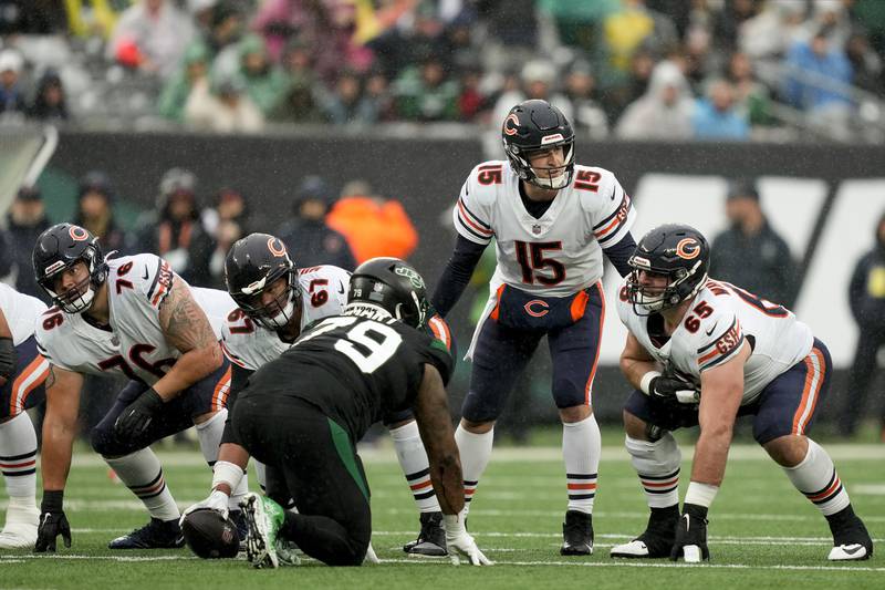 Chicago Bears quarterback Trevor Siemian calls an audible at the line of scrimmage against the New York Jets during the first quarter, Sunday, Nov. 27, 2022, in East Rutherford, N.J.