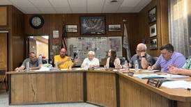 Marseilles debates shifting public comment period during contentious meeting