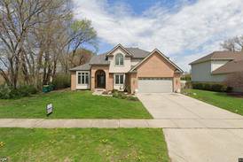 Single-family home sells in Joliet for $457,500