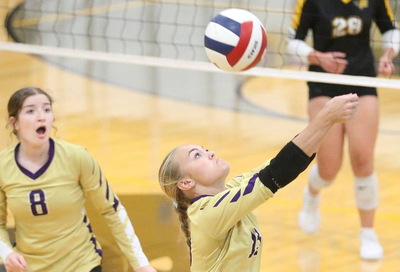 Serena's Brynley Glade keeps the ball alive as teammate Rebekah Shugrue watches the play on Monday, Sept. 22, 2025 at Putnam County High School.