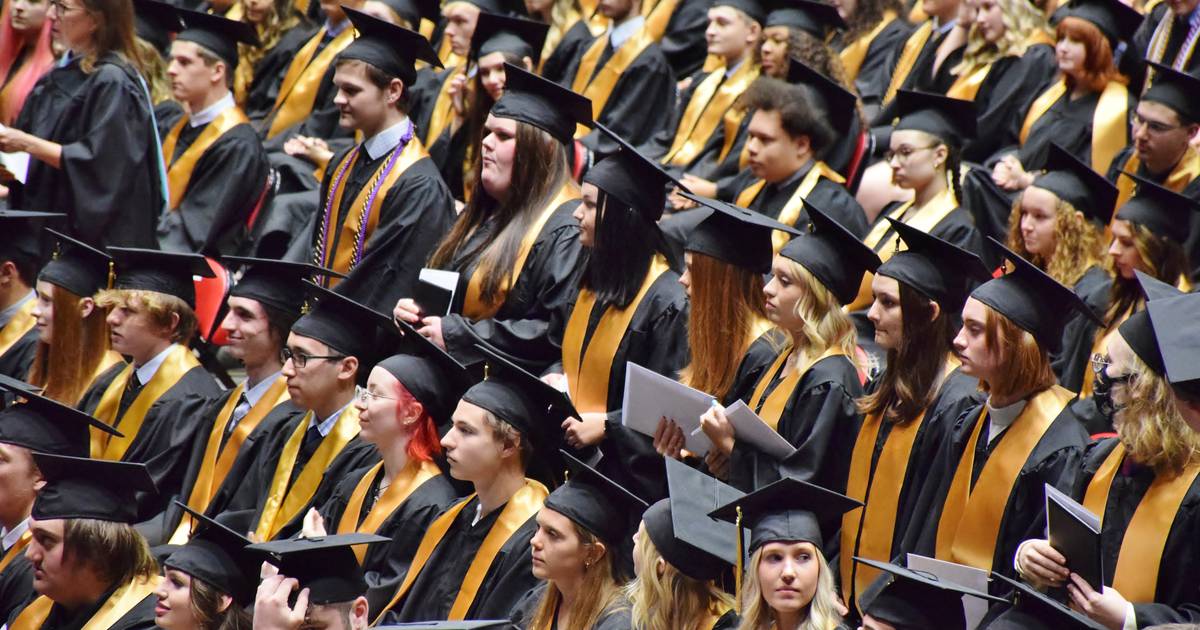 Photos Sycamore High School Class of 2022 commencement Shaw Local