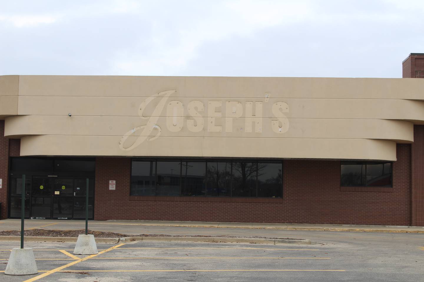 The Polish grocery store KD Market will take over the vacant Joseph's Marketplace in Crystal Lake this summer.