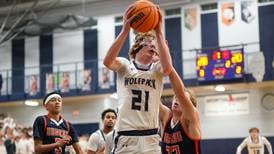 Andy Pohlman, Oswego East overwhelm Oswego on the glass, get 15th straight crosstown win