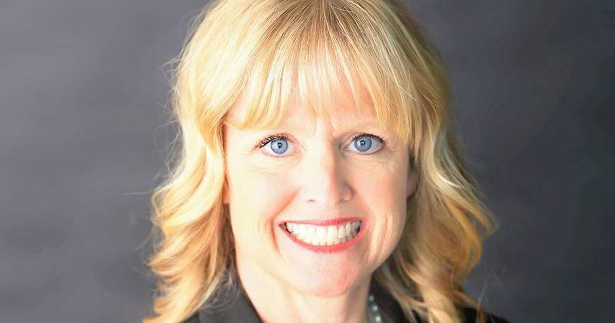 DeKalb County Circuit Clerk's Office employee announces run for