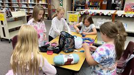 Lakewood Creek knitting club encourages students to help each other