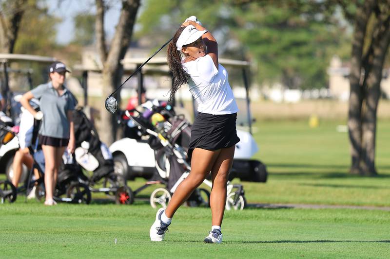 Lincoln-Way East's Hannah Brown tees off hole one in the 2A Rich Township Regional girls golf tournament on Tuesday, Sept. 30, 2025 in University Park.