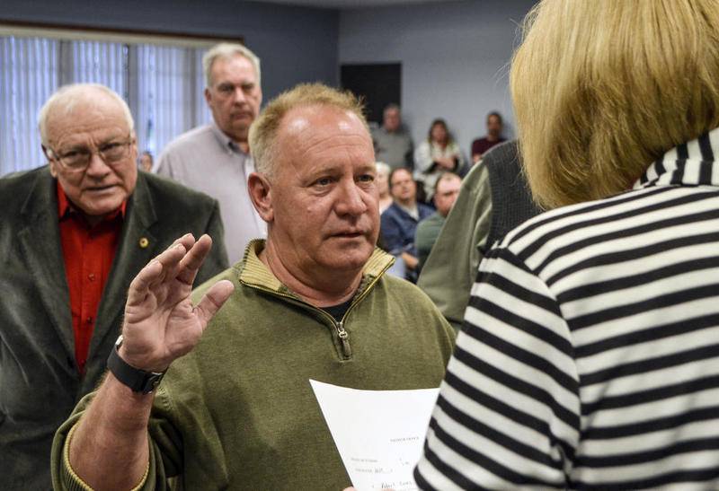 Bob Jones is sworn in as the Braidwood mayor April 23, 2019, in Braidwood. Jones was involved in a three-vehicle crash on Nov. 24.