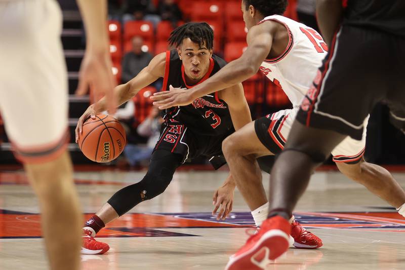 Bolingbrook’s Daniel Walker works the ball against Barrington in the Class 4A 3rd place match at State Farm Center in Champaign. Friday, Mar. 11, 2022, in Champaign.