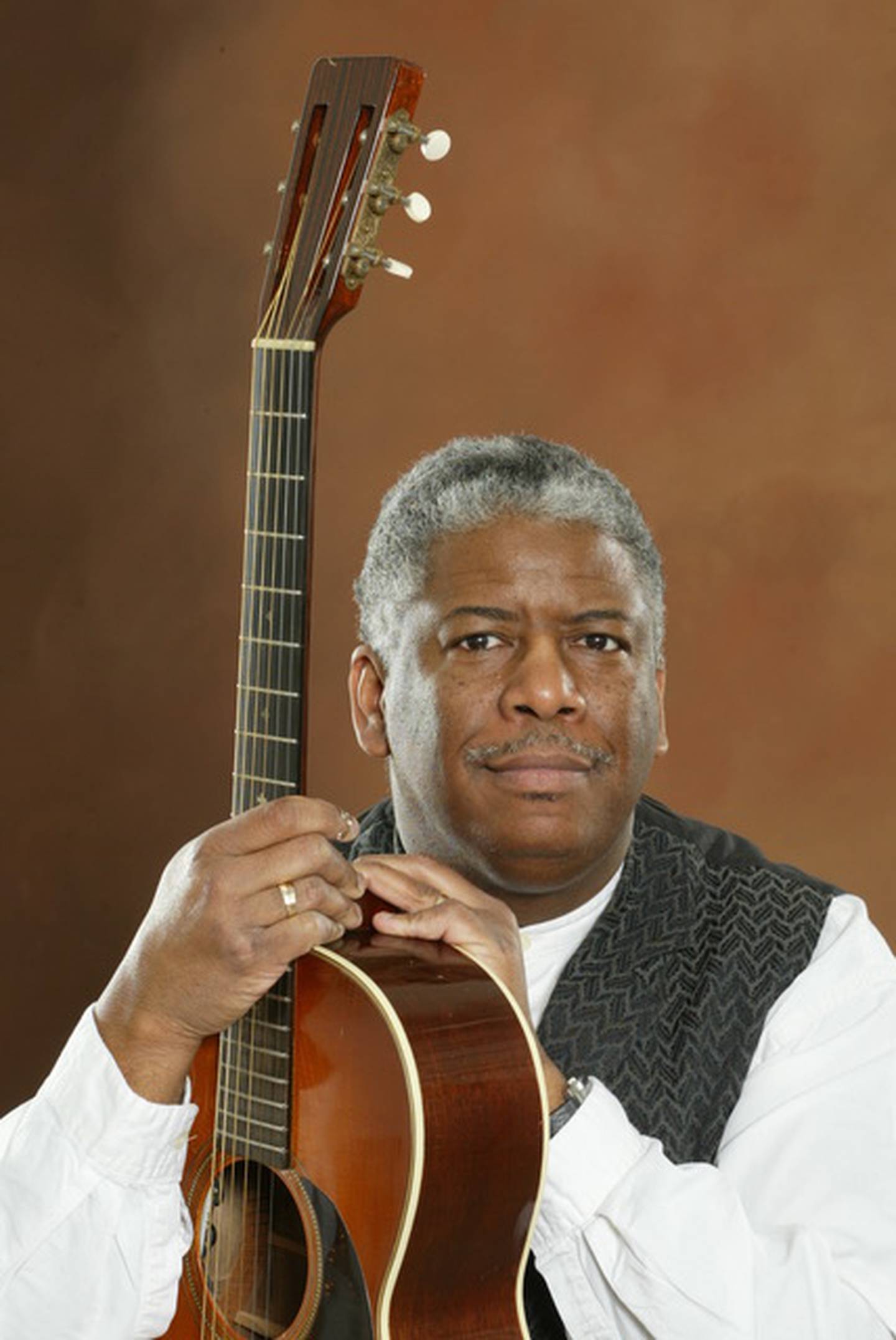 Performing in the Fox Valley Folk Music & Storytelling Festival will be the Rev. Robert Jones.