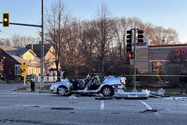 5 people critically injured in major Joliet crash near I-80