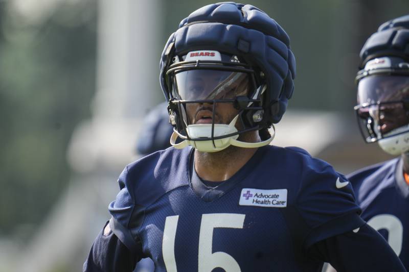 Chicago Bears wide receiver Rome Odunze (15) works out during practice at the team’s NFL football training camp, Wednesday, July 23, 2025, in Lake Forest, Ill. (AP Photo/Erin Hooley)