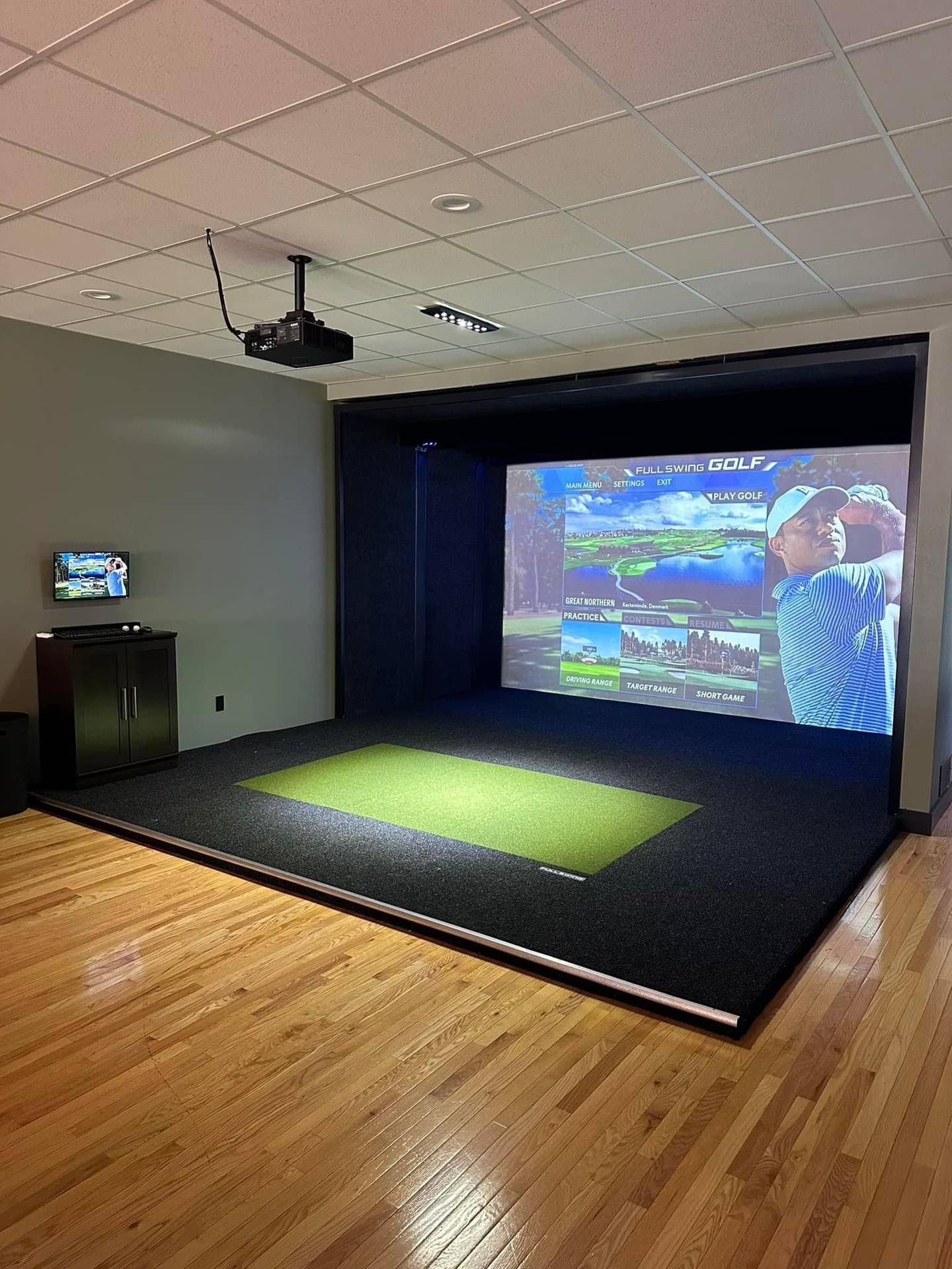A new sports bar and lounge with golf and multi-sport simulators recently opened in Spring Valley. The Tee Box opened at 223 E. Saint Paul St. on Sept. 8.