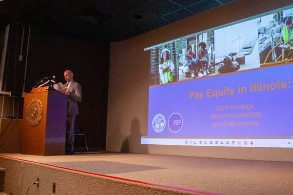 Illinois wage inequities improve slightly, persist despite transparency efforts: report