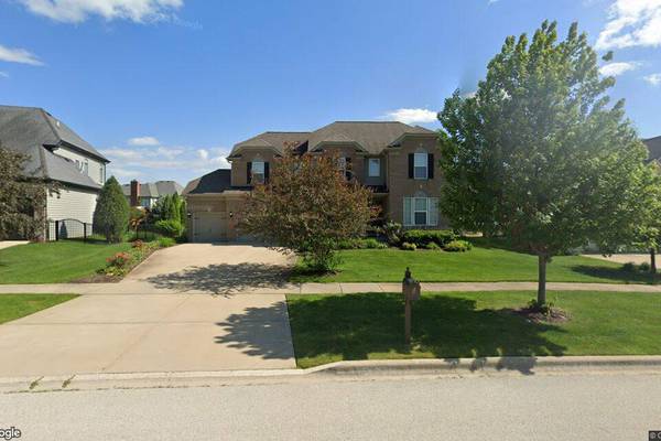 Single-family home sells in Naperville for $830,000