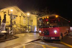 5 Things to Do: Mansion tours, holiday lights tours and more this weekend in the Illinois Valley