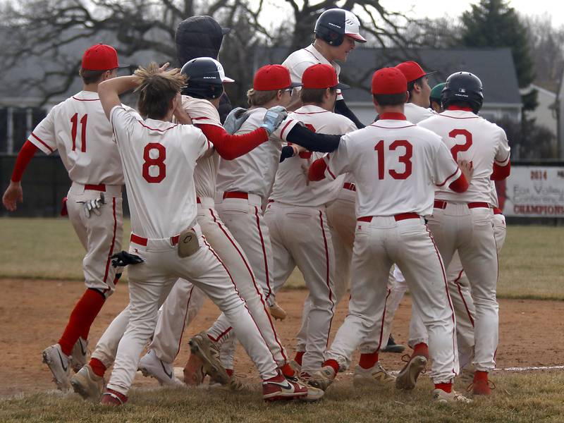 Joey Lengle’s walk-off walk lifts Huntley past Fremd in 9 innings