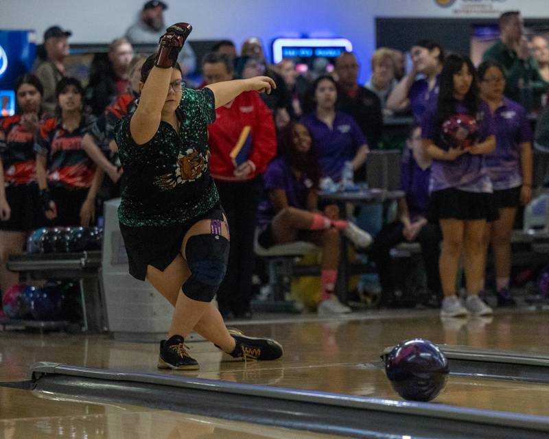 Maddy Fabish bowls ball down lane at the L-P Cavalier Classic on Saturday, December 20, 2025 at Super Bowl in Peru.