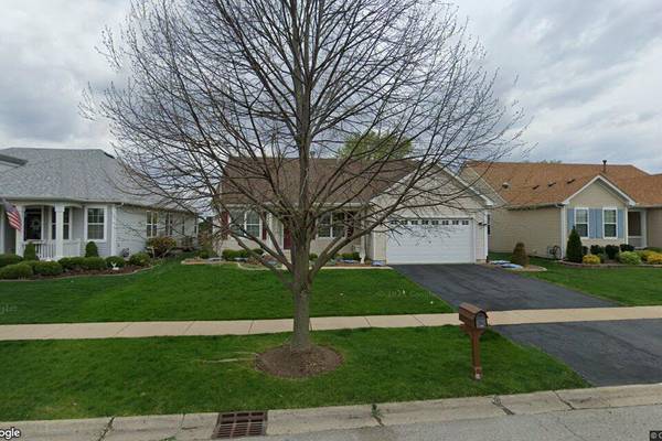 Single-family home in Oswego sells for $395,000