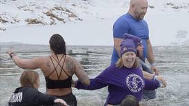 Penguin Plunge in Ottawa raises $52,000 for Make-a-Wish Illinois with in-person return