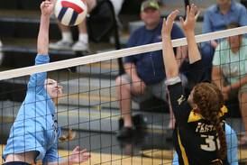 Photos: Marquette vs Putnam County volleyball