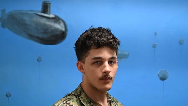 Dixon native trains to join U.S. Navy submarine force