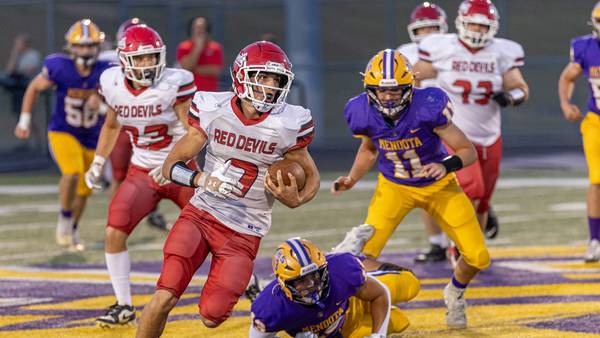 Photos: Mendota hosts Hall in Week 3 football