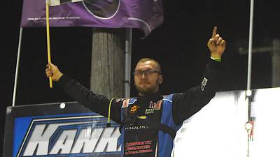 Defending pro late model champ Austin McCarty wins first big pay race at Kankakee County Speedway
