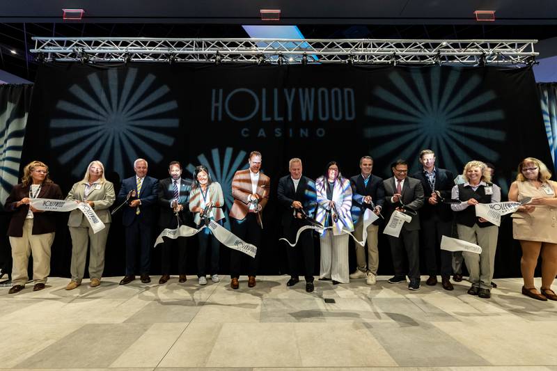 Representatives from Hollywood Casino Joliet, PENN Entertainment, and the City of Joliet participate in the Ribbon Cutting Ceremony at Hollywood Casino Joliet on Aug. 11, 2025.