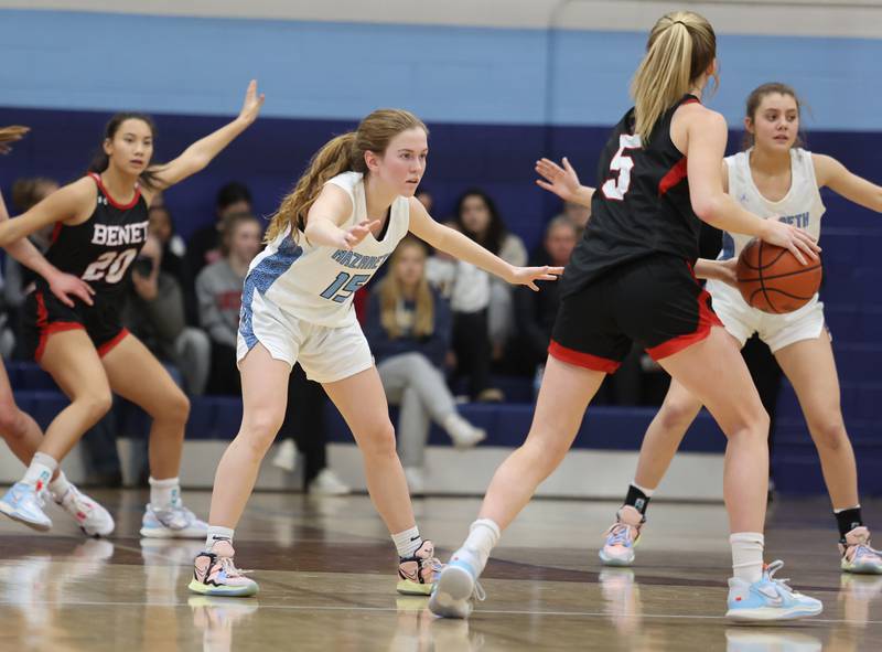 Nazareth's Mary Bridget Wilson (15) goes back on defense during the girls varsity basketball game between Benet and Nazareth academies on Wednesday, Jan. 3, 2023 in La Grange Park, IL.